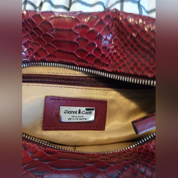 Gianna Conti Vers Pelle leather convertible shoulder bag/backpack - Picture 4 of 5